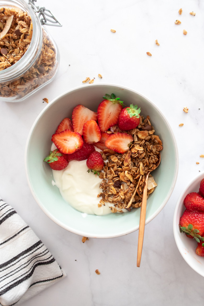 Healthy Homemade Granola Recipe with yogurt