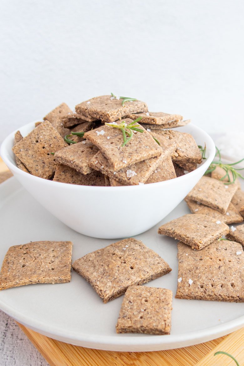 gluten free crispy salted crackers 